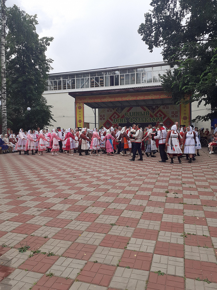 ЦЕНТР НАРОДНОГО ТВОРЧЕСТВА | В Комсомольском районе состоялся фестиваль обрядов и традиций «Несĕлсен сăвапĕ» (Связь поколений)